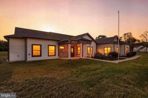 8368 Hawkins Creamery Rd, GAITHERSBURG, MD, 20882-3518 | Card Image