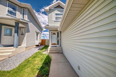 86 Hidden Hills Terr Nw, House detached with 3 bedrooms, 2 bathrooms and 4 parking in Calgary AB | Image 2