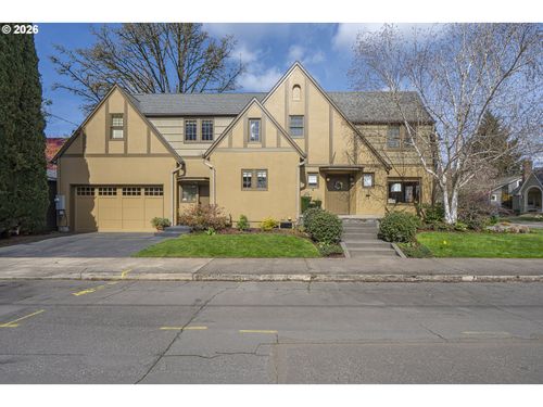 3217 Ne Brazee St, Portland, OR, 97212-4958 | Card Image