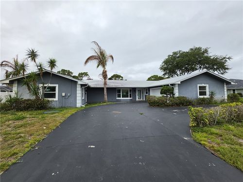 2080 Se Elmhurst Rd, Port St Lucie, FL, 34952-8852 | Card Image