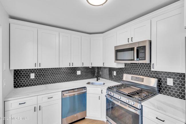 2212 - 2212 Candlelight Ct, Condo with 2 bedrooms, 2 bathrooms and null parking in Helmetta NJ | Image 9