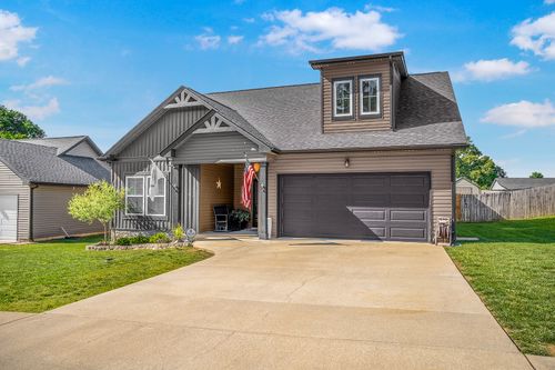 2917 Feng Way, Clarksville, TN, 37040-1453 | Card Image