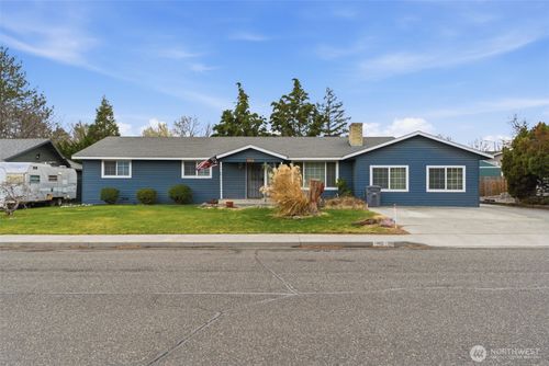 1711 W 15th Ave, Kennewick, WA, 99337-3408 | Card Image