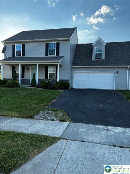 4954 Coatbridge Ln, Walnutport, PA, 18088-9386 | Card Image