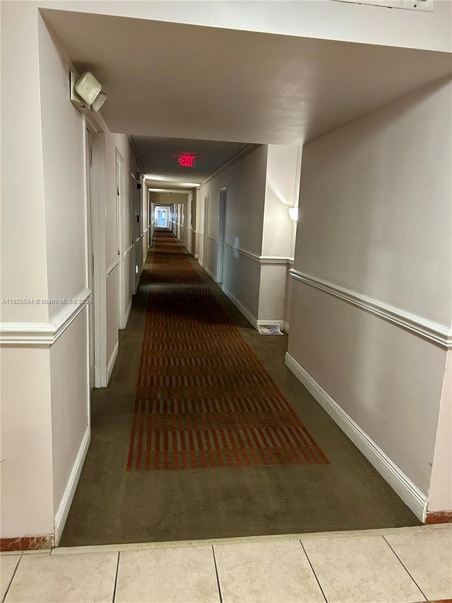 APT-514 - 5401 Collins Ave, Condo with 1 bedrooms, 2 bathrooms and null parking in Miami Beach FL | Image 43