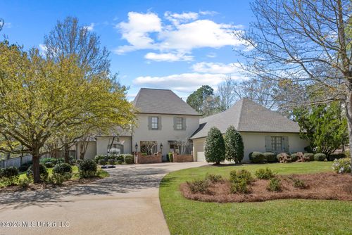 130 Summer Lake Dr, Ridgeland, MS, 39157-8630 | Card Image