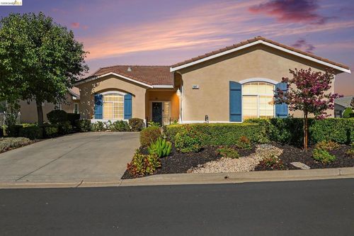 547 Quindell Way, Brentwood, CA, 94513-6952 | Card Image