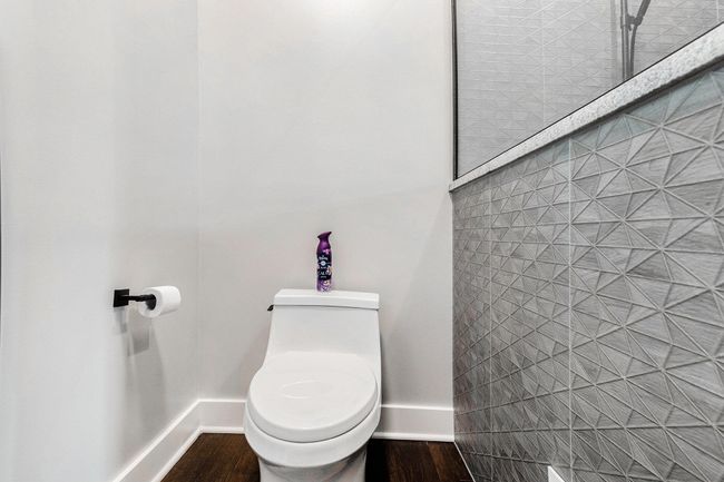 Upper level - full bath 2 | Image 26