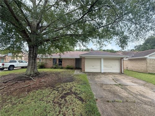 217 Portsmouth Dr, Slidell, LA, 70460-8468 | Card Image