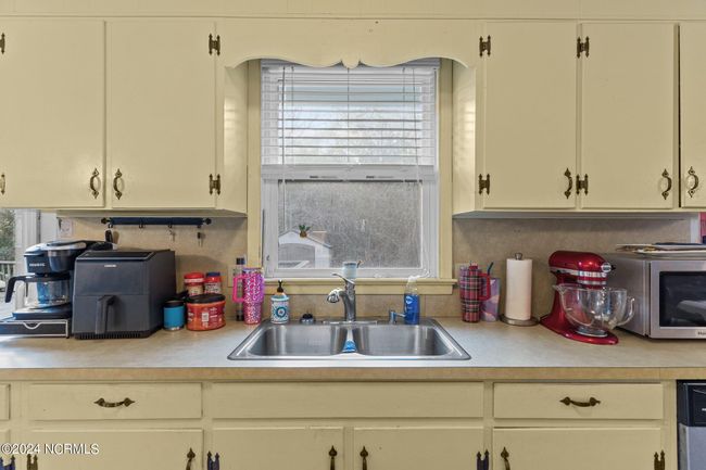 630 Fourth Ave S, House other with 4 bedrooms, 2 bathrooms and 1 parking in Kure Beach NC | Image 20