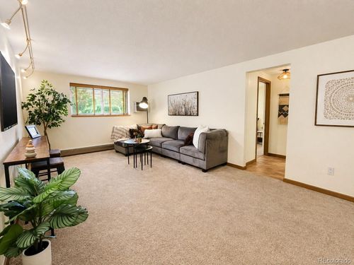 102-1045 N Clarkson St, Denver, CO, 80218-2742 | Card Image