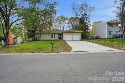 7700 Park Vista Cir, Charlotte, NC, 28226-4656 | Card Image