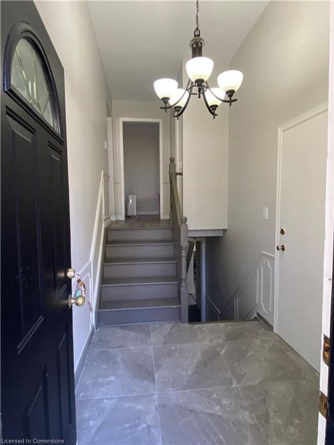 169 Central Dr, House other with 3 bedrooms, 2 bathrooms and 4 parking in Ancaster ON | Image 5