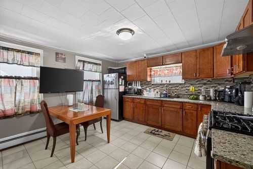 6 Morris St, Lynn, MA, 01905-3320 | Card Image