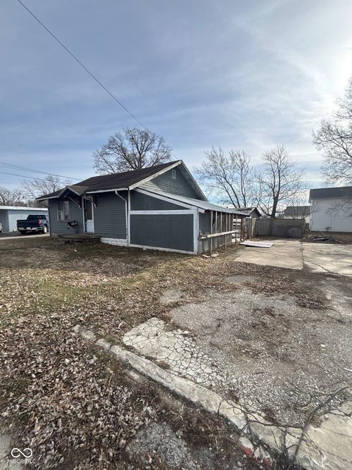 1311 E 23rd St, Anderson, IN, 46016-4621 | Card Image