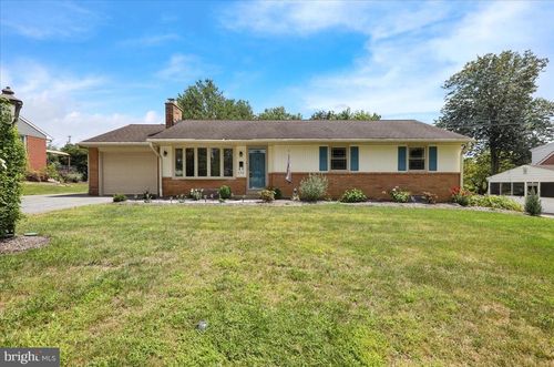 356 Landis Ave, MILLERSVILLE, PA, 17551-2033 | Card Image