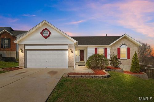 1086 Schumacher Rd, Fenton, MO, 63026-5193 | Card Image