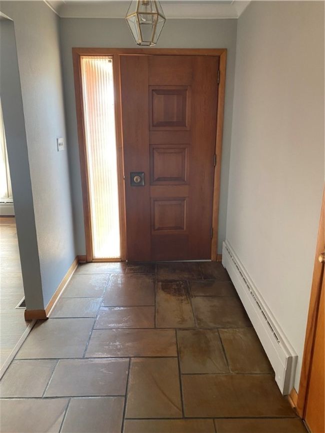 Front Foyer | Image 13