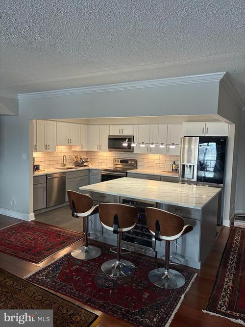 536-20536 Valley Forge Cir, KING OF PRUSSIA, PA, 19406-1192 | Card Image