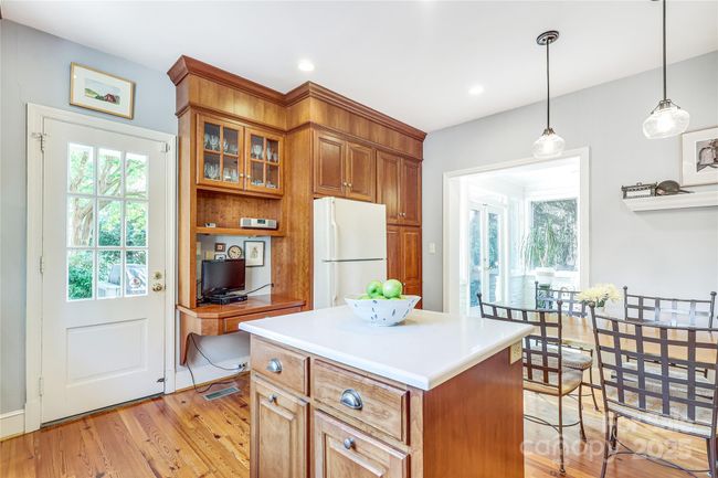 1021 Isleworth Ave, House other with 4 bedrooms, 4 bathrooms and null parking in Charlotte NC | Image 12