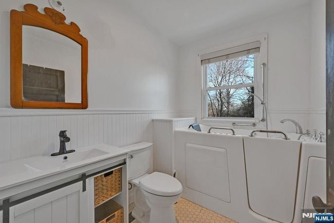 276 Werimus Rd, House other with 4 bedrooms, 3 bathrooms and null parking in Woodcliff Lake NJ | Image 22