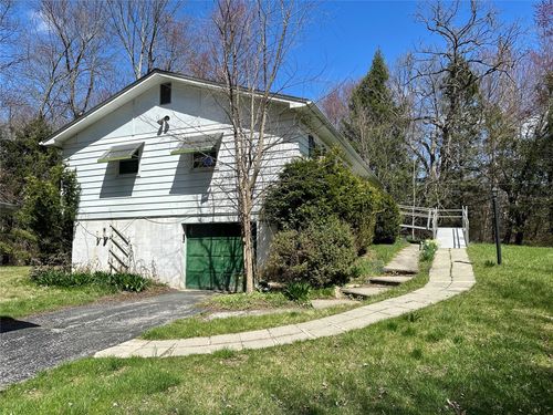 25 Angie Dr, East Fishkill, NY, 12533-5012 | Card Image