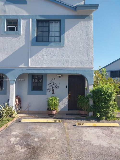 42-12045 Sw 18th St, Miami, FL, 33175-8721 | Card Image