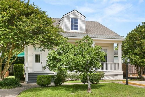 2016 Marengo St, New Orleans, LA, 70115-5418 | Card Image