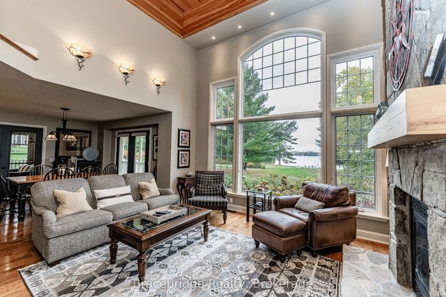 CARLING-5-W3 - 3876 Muskoka Road 118 Road W, Condo with 3 bedrooms, 3 bathrooms and null parking in Muskoka Lakes ON | Image 4