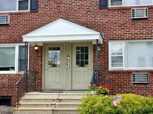 apt-b1-201 Vail St, Hackettstown, NJ, 07840-1237 | Card Image