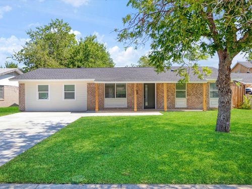 1213 Fairmont St, Irving, TX, 75062-6654 | Card Image