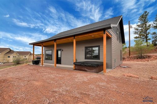 833 N 26th St, Hot Springs, SD, 57747 | Card Image