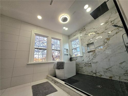 800 Valentine Rd, Kansas City, MO, 64111-3816 | Card Image
