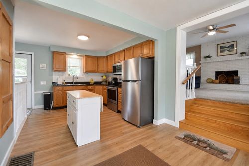 66 Belair Dr, Colchester, VT, 05446-6563 | Card Image