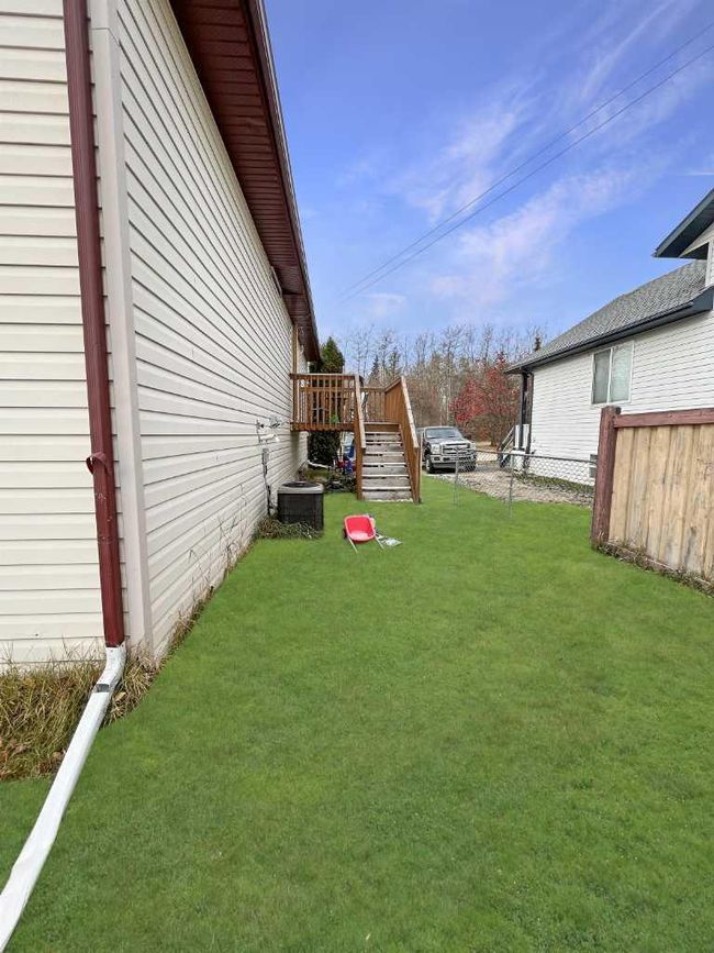 6021 91 Street, Home with 3 bedrooms, 2 bathrooms and null parking in Grande Prairie AB | Image 17
