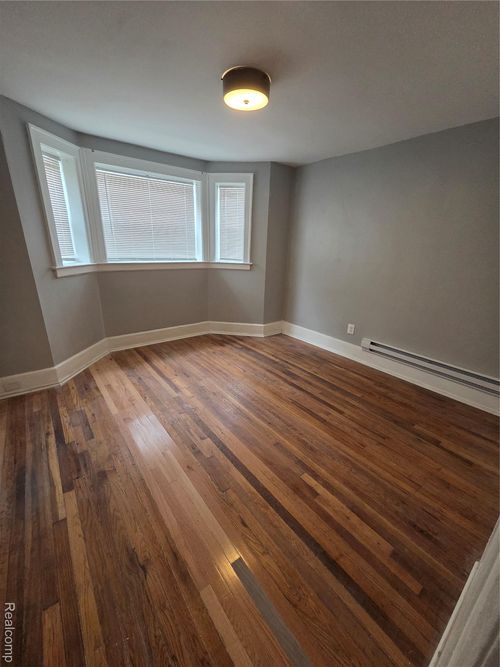 apt-b1-1533 Ash St, Detroit, MI, 48208-2928 | Card Image