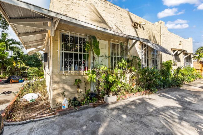 631 30 Th St, House other with 3 bedrooms, 2 bathrooms and null parking in West Palm Beach FL | Image 23