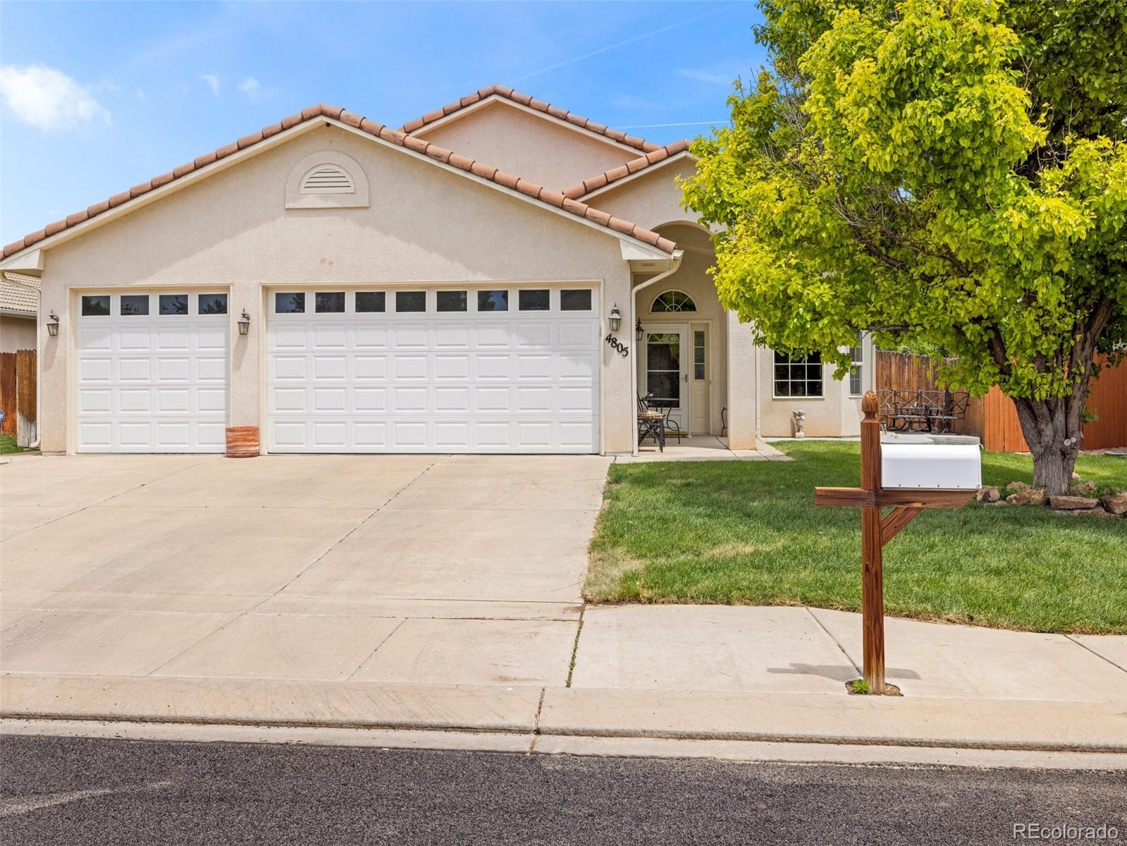 Pearcrest Ct, Pueblo, CO 81005
