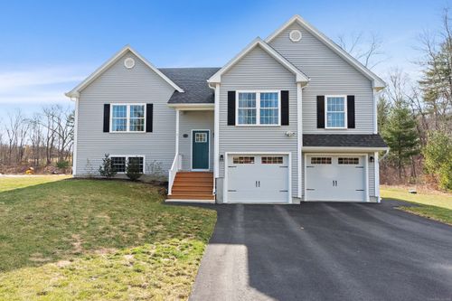 86 Donovan Dr, Quinebaug, CT, 06262-7707 | Card Image