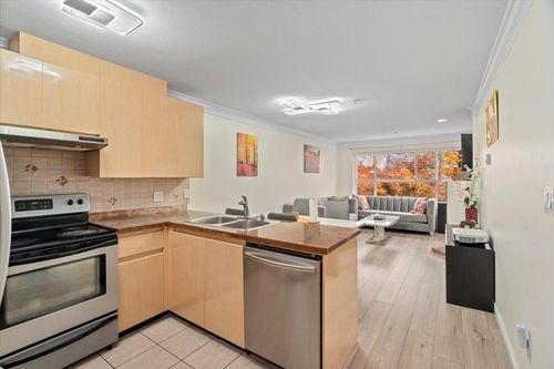 309-8115 121a St, Surrey, BC, V3W1J2 | Card Image