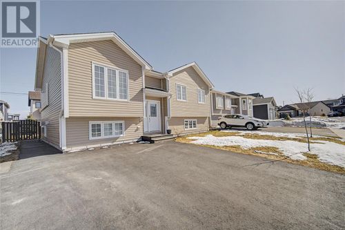 28 Ballylee Cres, St. John's, NL, A1H0M3 | Card Image