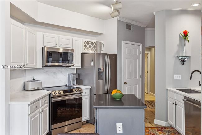 APT-1922 - 4 Indigo Run Dr, Condo with 3 bedrooms, 2 bathrooms and null parking in Hilton Head Island SC | Image 24