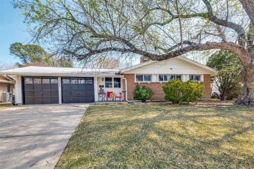 3722 Devonshire Ct W, Irving, TX, 75062-3518 | Card Image