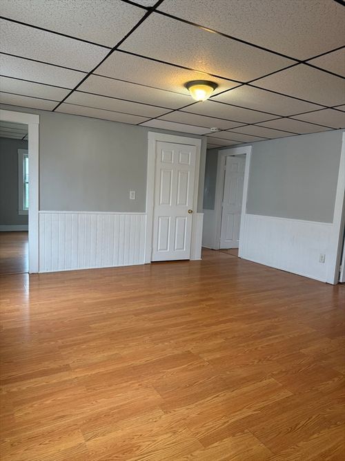 3w-499 Lindsey St, Fall River, MA, 02720 | Card Image