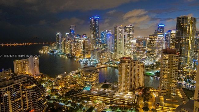 APT-4505 - 848 Brickell Key Dr, Condo with 3 bedrooms, 4 bathrooms and null parking in Miami FL | Image 7