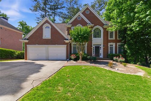 2046 Kinsmon Dr, Marietta, GA, 30062-8139 | Card Image