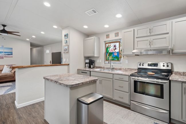 1610 Hardee St, House other with 3 bedrooms, 2 bathrooms and null parking in Rockport TX | Image 15