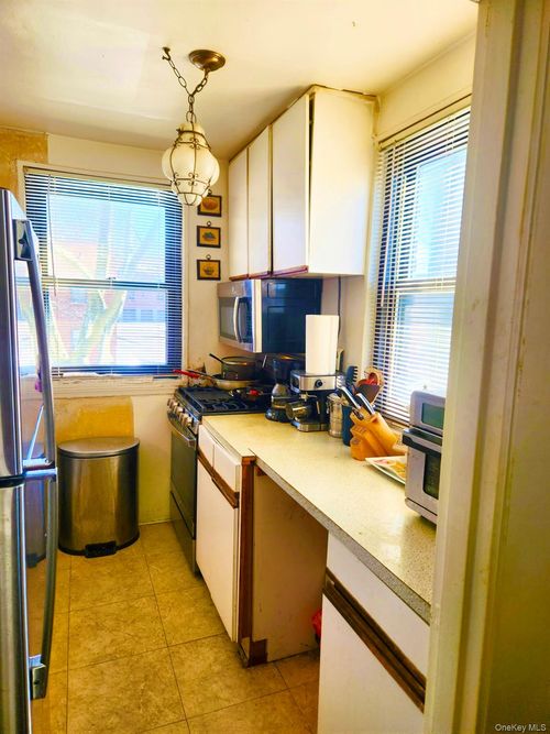 2-57-65 246th Cres, Little Neck, NY, 11362-1917 | Card Image