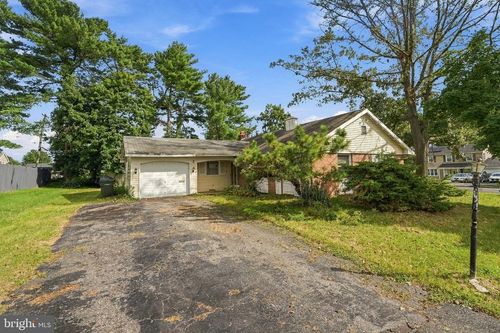 2 Barrington Lane, Willingboro, NJ, 08046 | Card Image