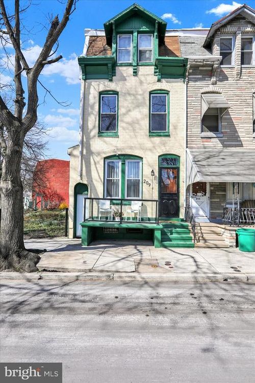 209 Franklin St, READING, PA, 19602-1015 | Card Image